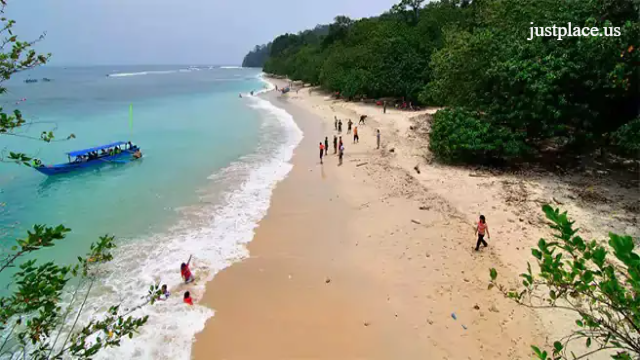 Referensi Wisata Pantai di Cirebon Yang Menakjubkan