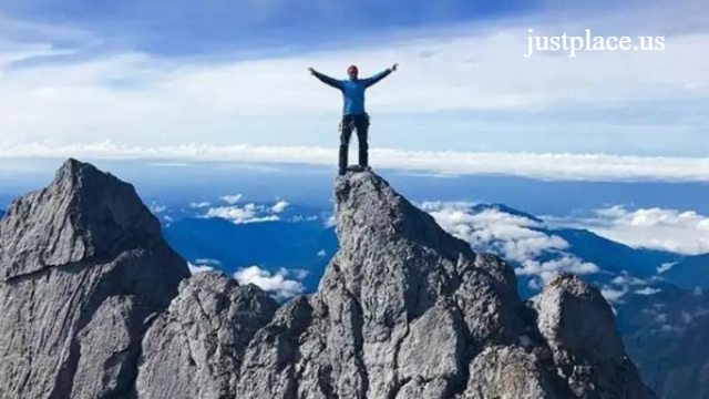 Gunung Tertinggi di Indonesia & Fakta Menariknya